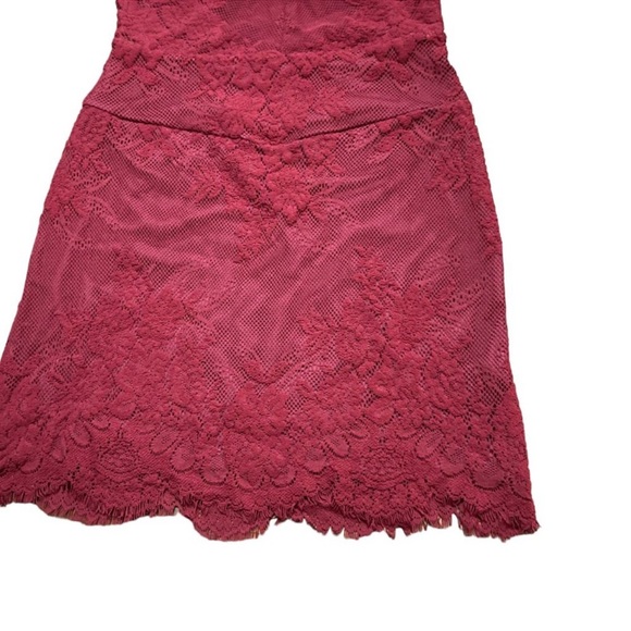 HARPER LACE HALTER MINIDRESS IN RED size large!! - Picture 4 of 16